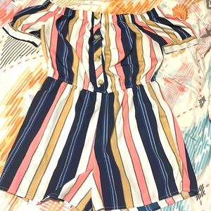 This is a romper it can be for teens an kids.!
